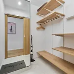 Walonska 16 Family By Renters Prestige Daire *