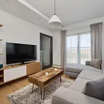 Walonska 16 Family By Renters Prestige Daire